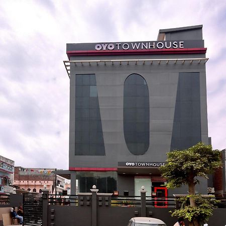 Townhouse Function Inn Near Chaudhary Charan Singh International Airport Lucknow Zewnętrze zdjęcie