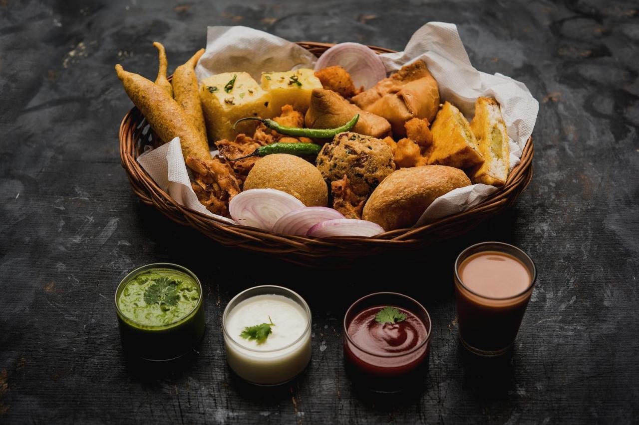 Townhouse Function Inn Near Chaudhary Charan Singh International Airport Lucknow Zewnętrze zdjęcie