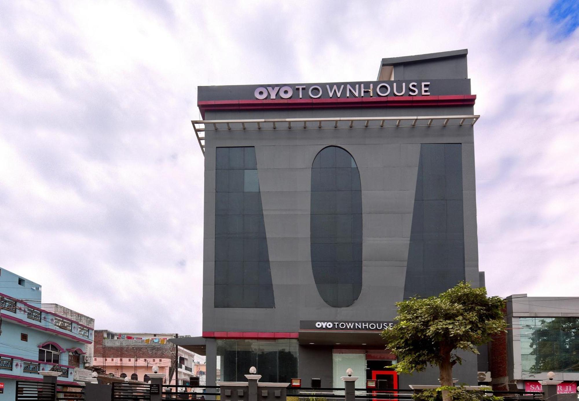 Townhouse Function Inn Near Chaudhary Charan Singh International Airport Lucknow Zewnętrze zdjęcie